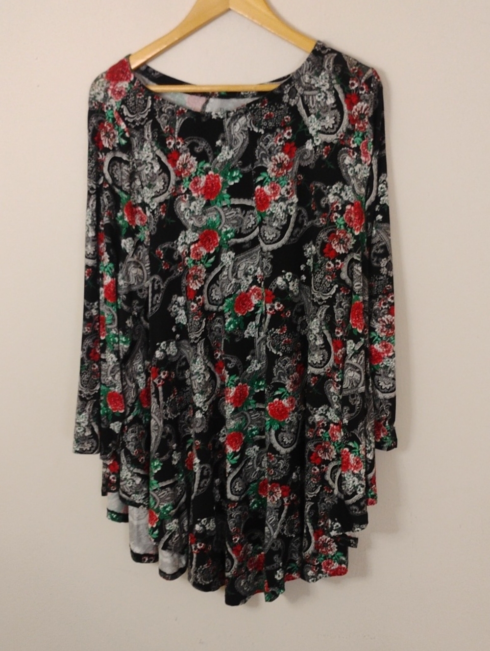 Roaman's Black Floral Paisley Swing Tunic with Red & Green Accents Size 18/20